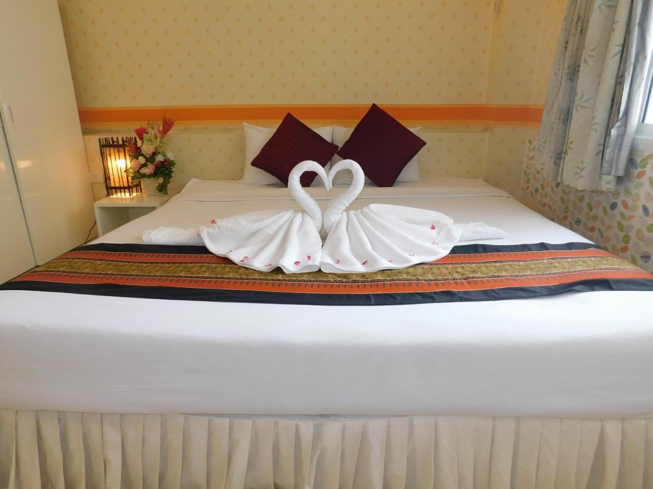 Be Fine Guesthouse Пхукет Экстерьер фото