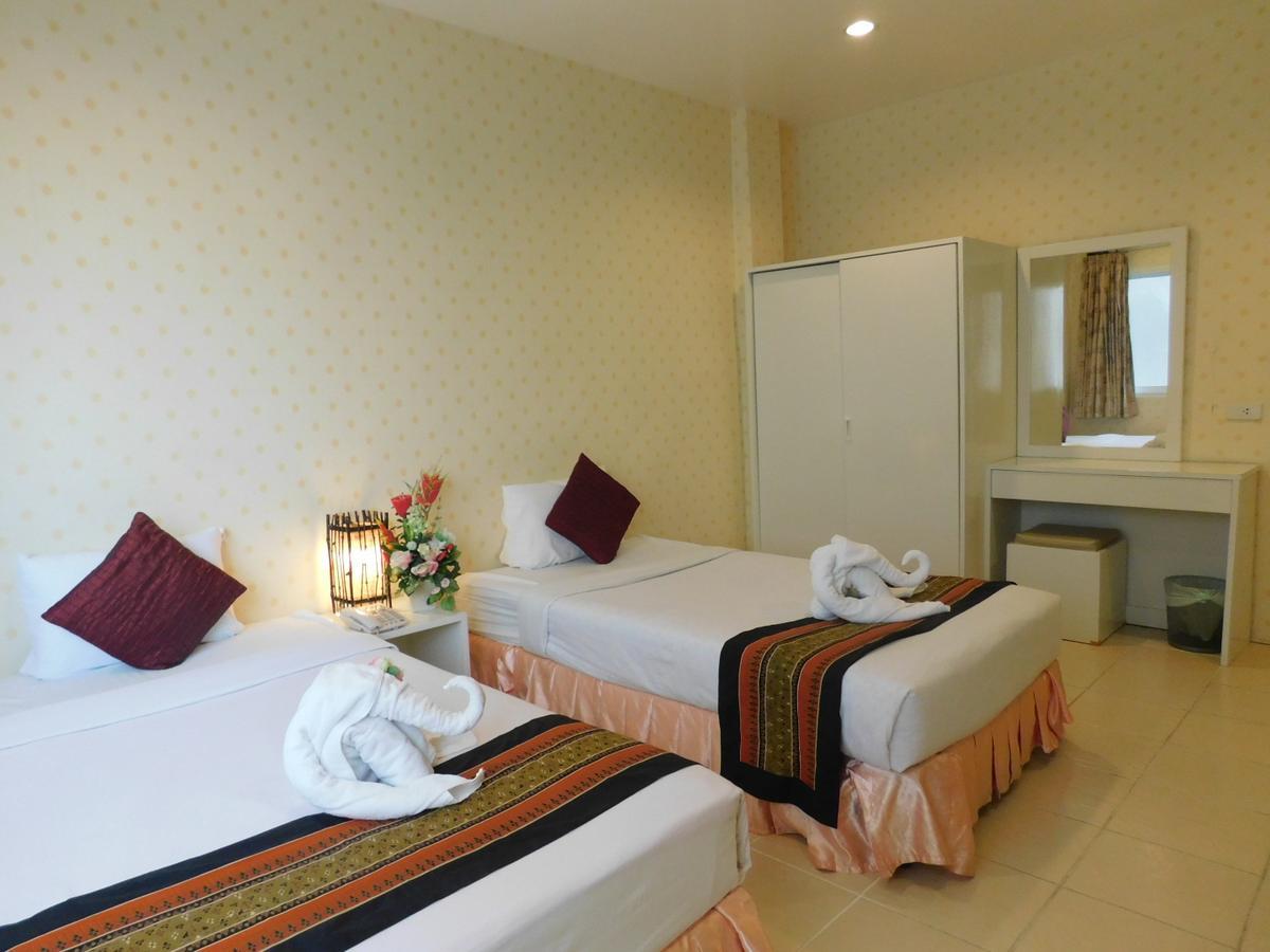 Be Fine Guesthouse Пхукет Экстерьер фото