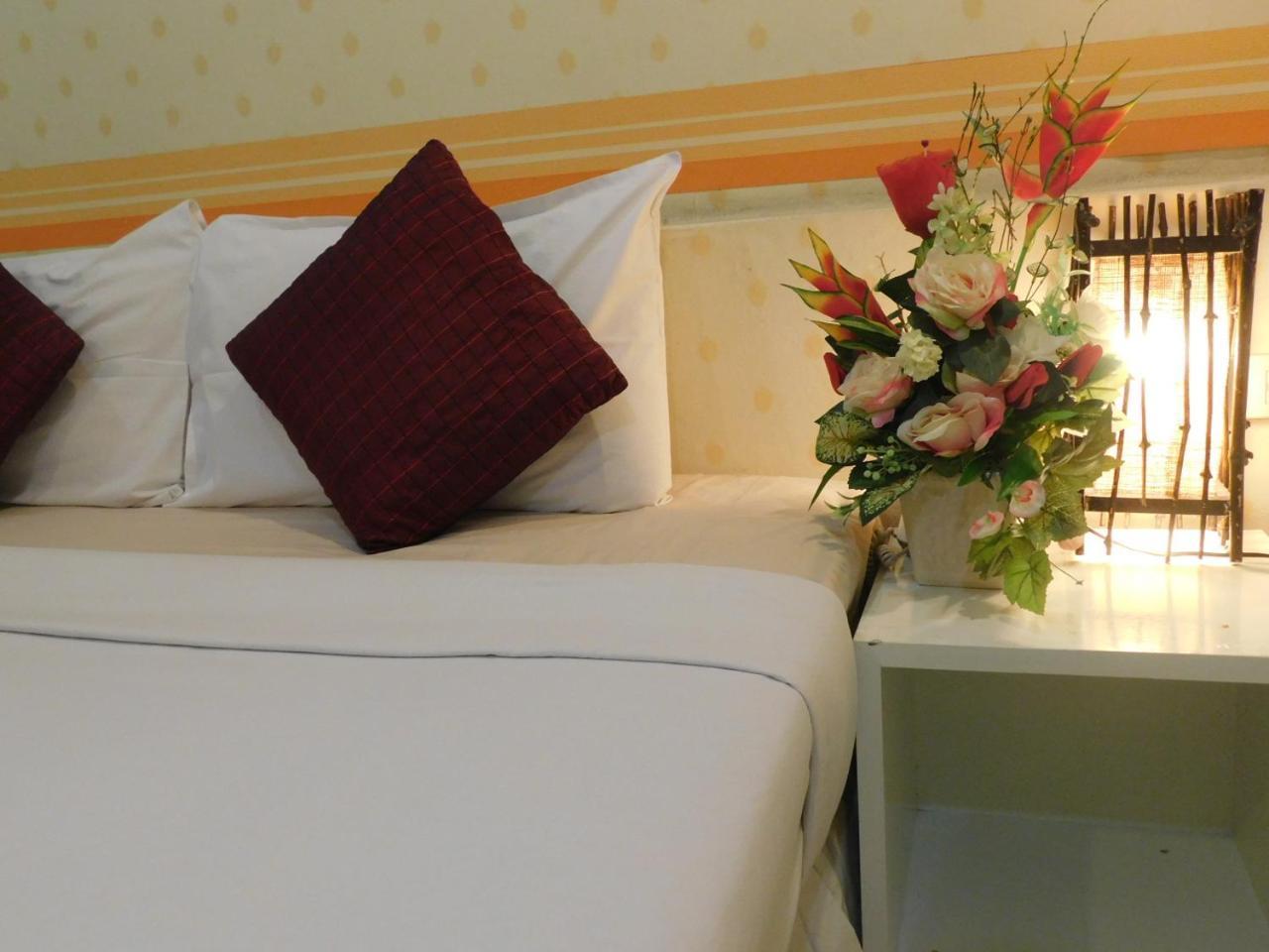 Be Fine Guesthouse Пхукет Экстерьер фото