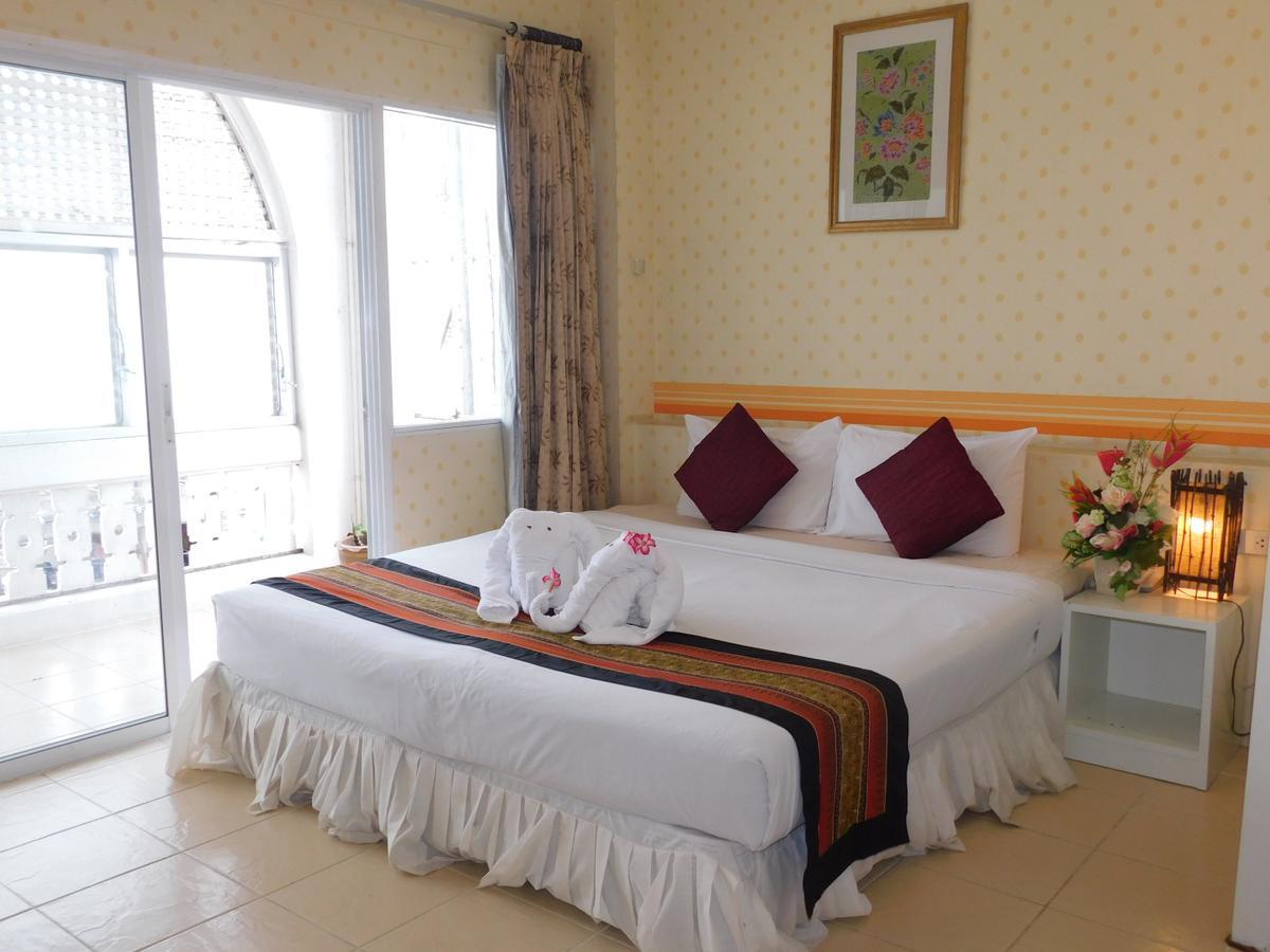 Be Fine Guesthouse Пхукет Экстерьер фото